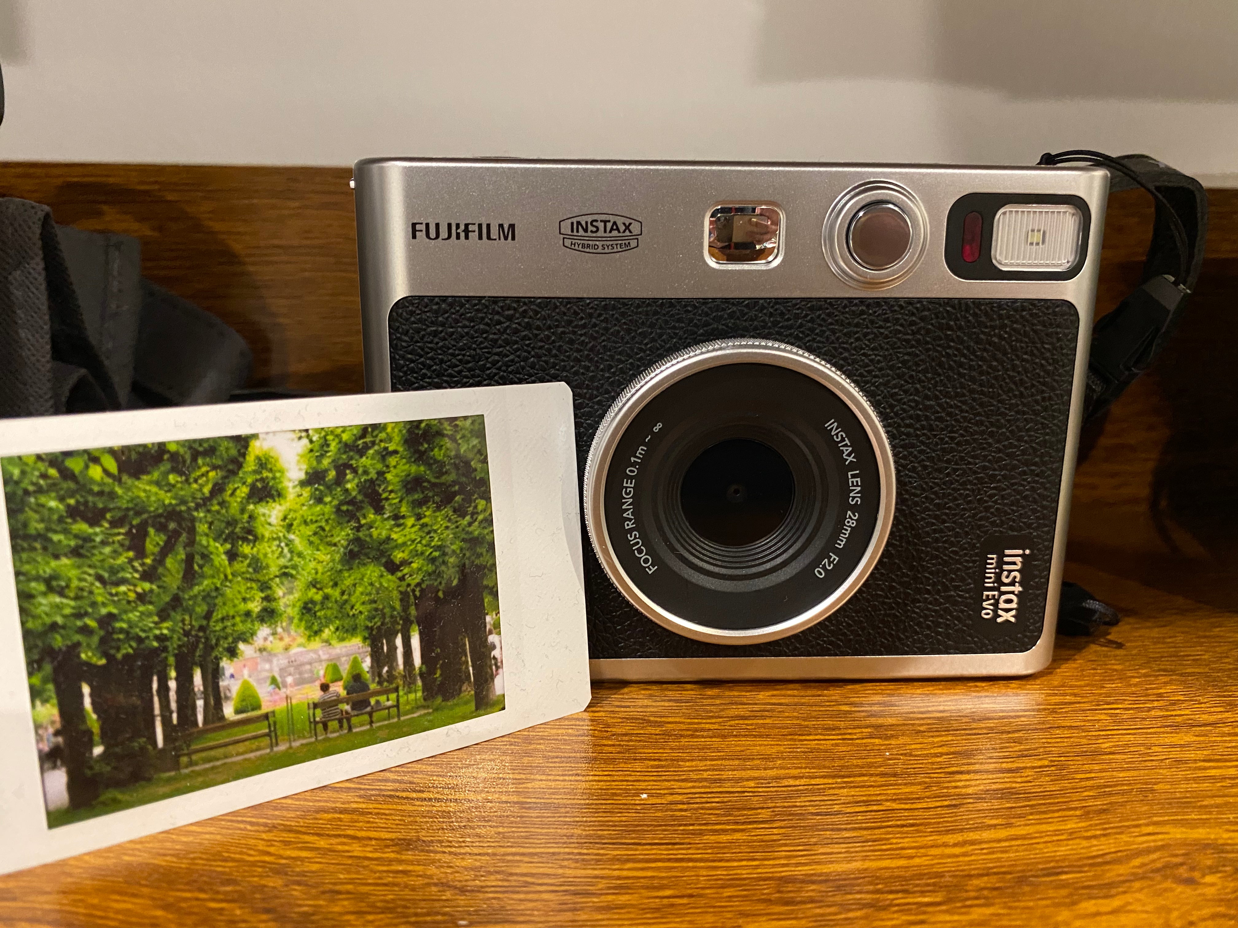 租借] Fujifilm Instax Mini Evo (包一盒10張相紙) – Chill Out Camping